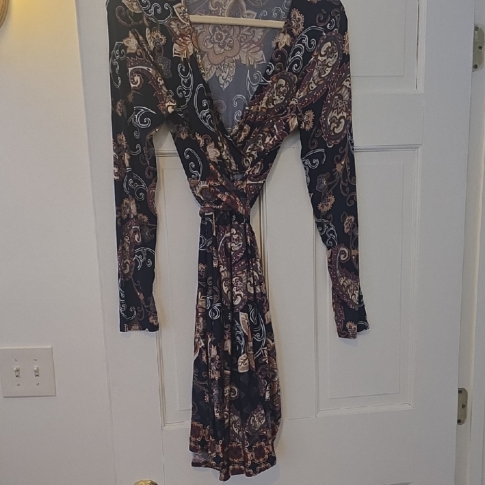 VENUS Long Sleeve Paisley Dress in Black and Brown